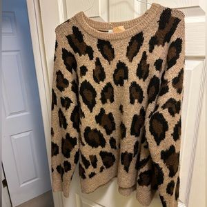 Large leopard sweater